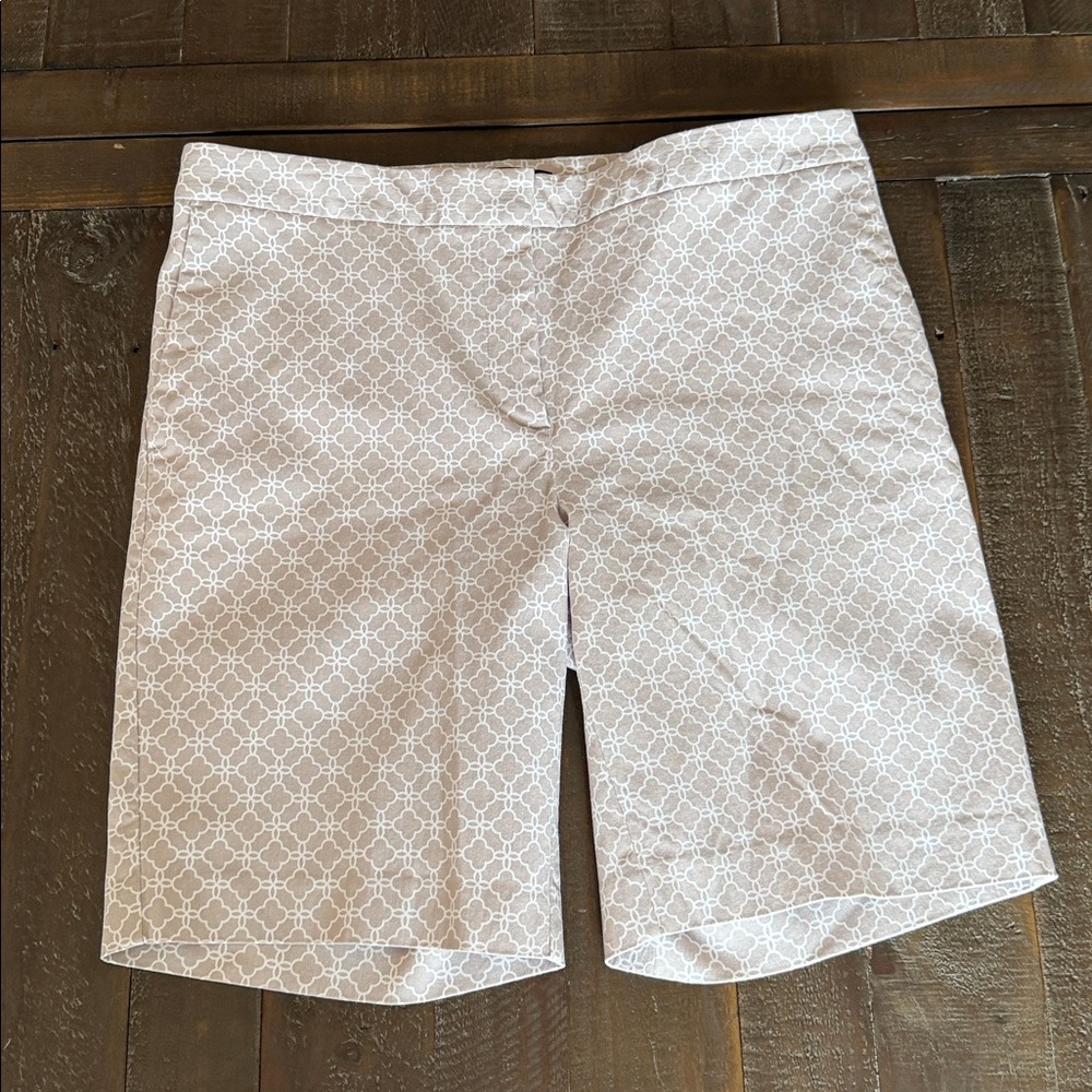 Mario Serrani Comfort Stretch Shorts Women’s 8